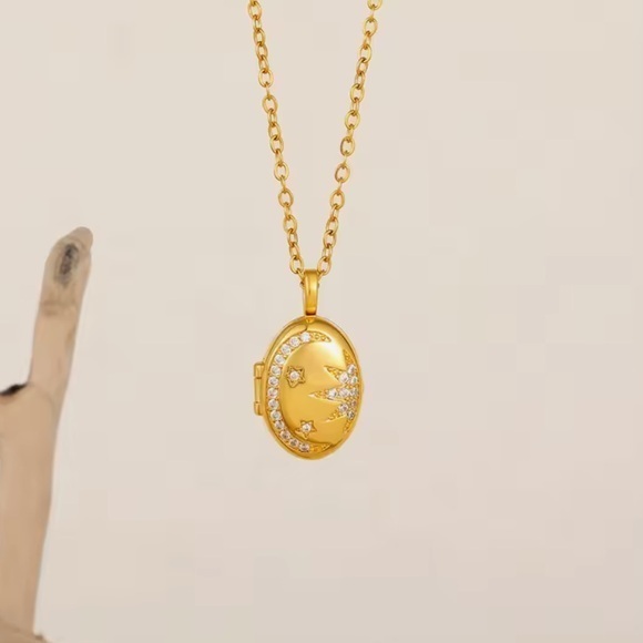 Boutique Jewelry - New Gold Sun & Stars Locket